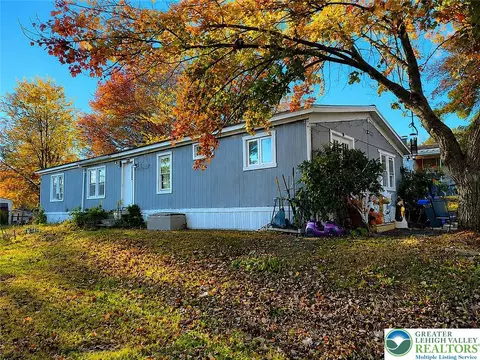 96 Cheyenne Ln, Lehighton, PA 18235
