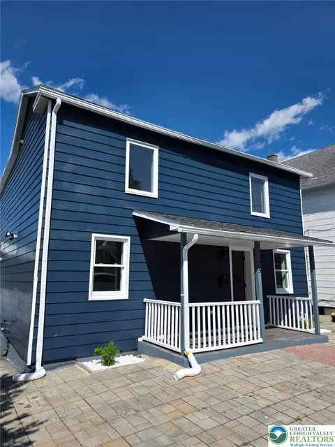 37 Jenkins Ct, Pittston, PA 18640