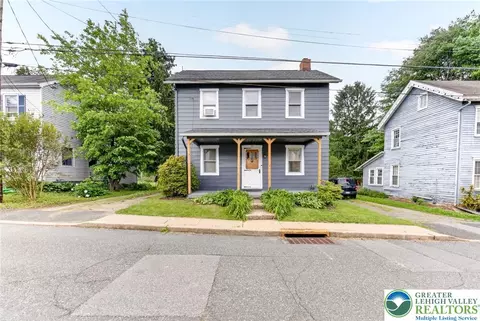33 West St, Bloomsbury, NJ 08804