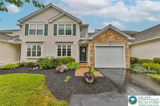 300 Park Ridge Dr, Easton, PA 18040