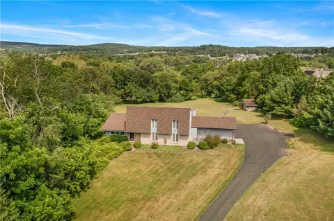 5796 Beverly Hills Rd, Coopersburg, PA 18036