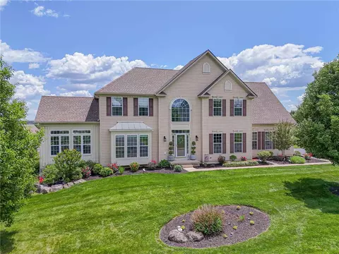 65 Joy Cir, Barto, PA 19504