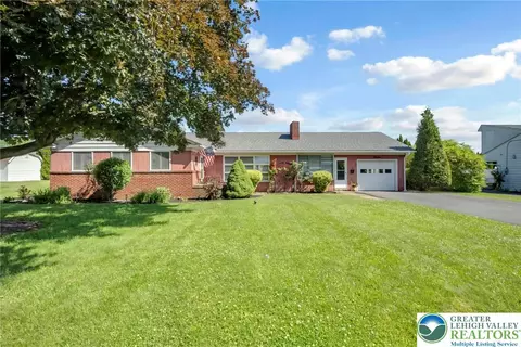 13 Ridgewood Rd, Easton, PA 18045