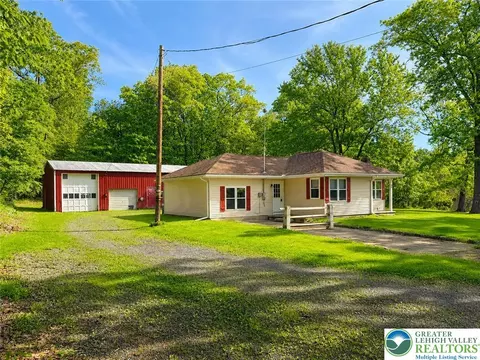 4995 Mountain Rd, Slatington, PA 18080