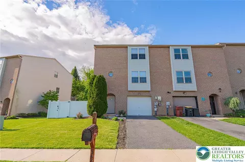 3467 Limestone Dr, Stiles, PA 18052
