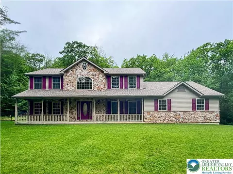 1410 Grand View Dr, Saylorsburg, PA 18353