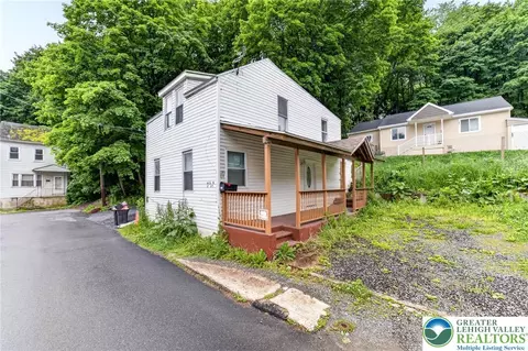 605 N 8th St, Pottsville, PA 17901