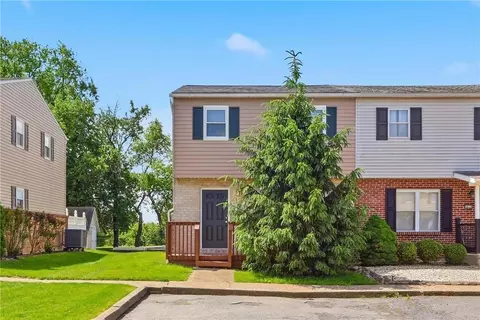 5612 Greens Dr, Wescosville, PA 18106