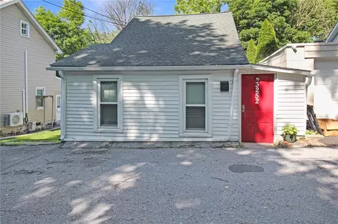 3252 Quarry St, Hokendauqua, PA 18052