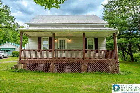 18 Ferndale Hill Dr, Zion Grove, PA 17985