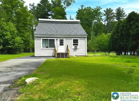 3084 Pleasant View Dr, Kunkletown, PA 18058