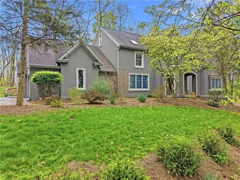 6688 Haasadahl Rd, Allentown, PA 18106