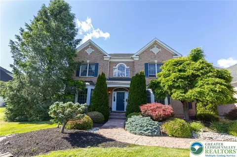 4508 Homestead Dr, Nazareth, PA 18064