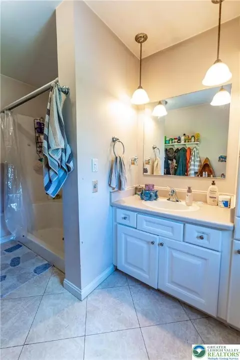 Bath - 518 Bauer Rd, Bath, PA 18014 photo 2 of 8