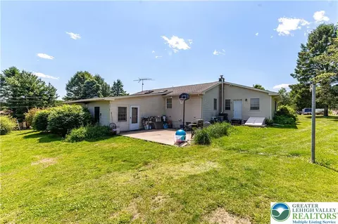Exterior - 518 Bauer Rd, Bath, PA 18014 photo 6 of 9