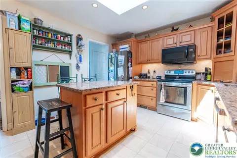 Kitchen - 518 Bauer Rd, Bath, PA 18014 photo 2 of 5