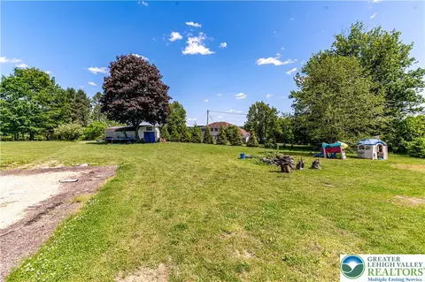 Exterior - 518 Bauer Rd, Bath, PA 18014 photo 3 of 9