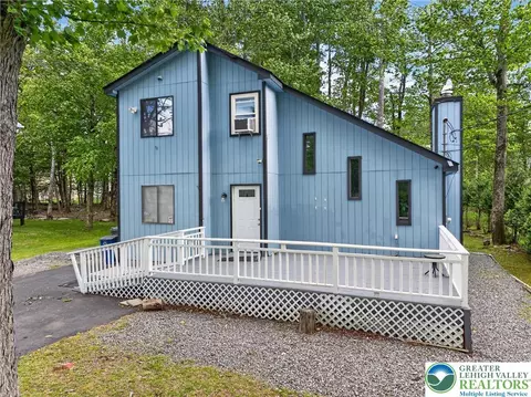 3335 Woodland Dr, Coolbaugh Twp, PA 18466