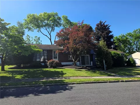 3334 Thomas St, Hokendauqua, PA 18052