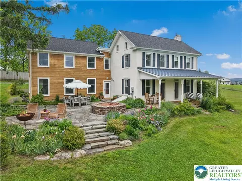 235 Church Hill Rd, Kintnersville, PA 18930
