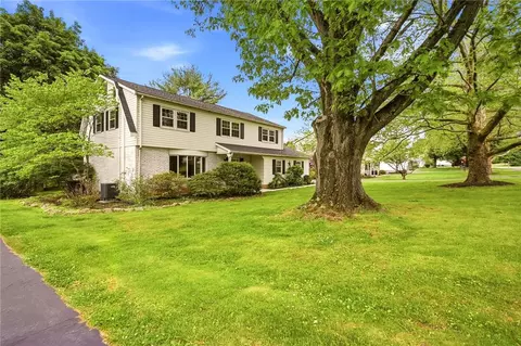 2065 Pleasant Dr, Bethlehem, PA 18015