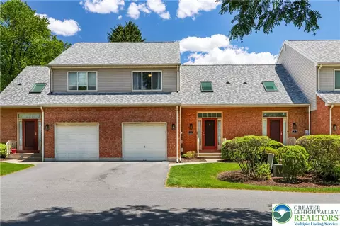 3 Winfield Ct, Palmer Township, PA 18045