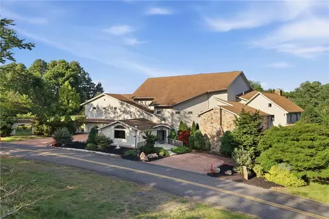 6271 Batman Rd, Zionsville, PA 18092