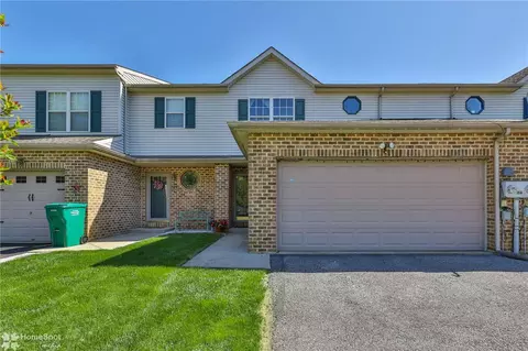 6411 Pioneer Dr, Macungie, PA 18062