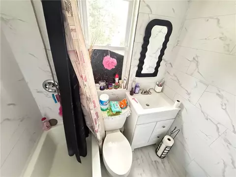 Bath - 700 Philo, Scranton, PA 18508 photo 2 of 2