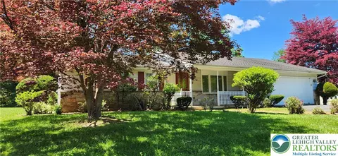 1205 Niblick Pl, Wescosville, PA 18106