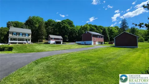 4912 Shankweiler Rd, Orefield, PA 18069