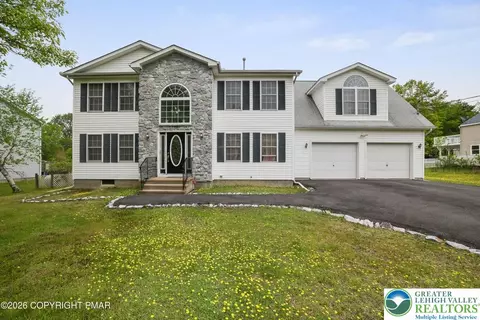 1149 Glade Dr S, Long Pond, PA 18334