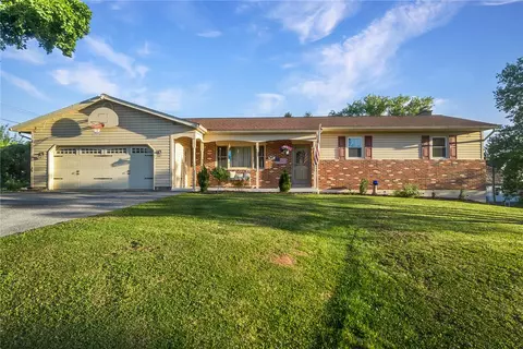 5560 Fairway Dr, Reading, PA 19606