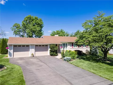 116 Oxford Dr, Palmer Township, PA 18045
