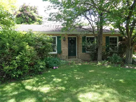 8166 Sharon Dr, Slatington, PA 18080