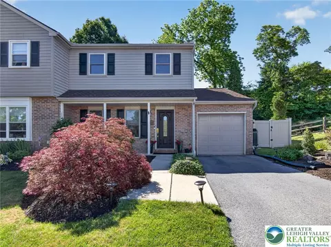 4180 Newport Dr, Emmaus, PA 18049