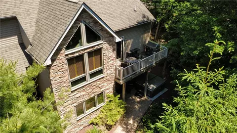 134 Longview Dr, Lake Harmony, PA 18624