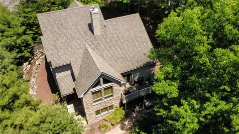 134 Longview Dr, Lake Harmony, PA 18624