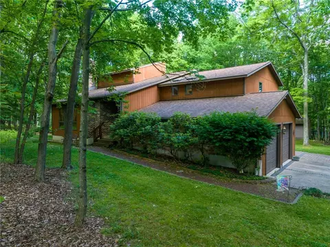 25 Gallaher Dr, Lehighton, PA 18235