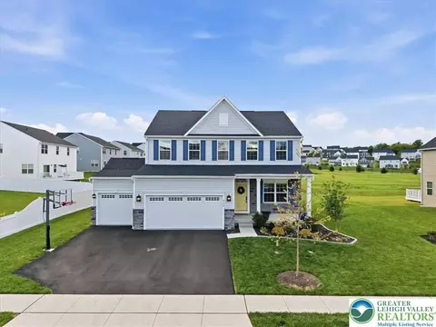 8150 Parker Pl, Fogelsville, PA 18051