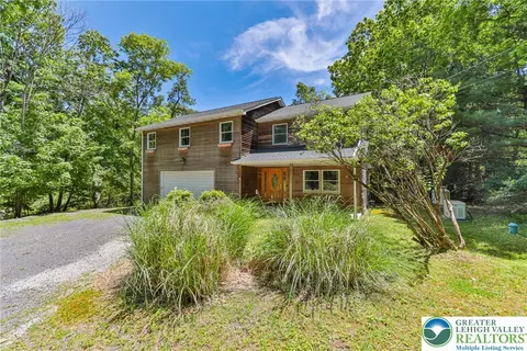 152 Inverhouse Rd, Henryville, PA 18332