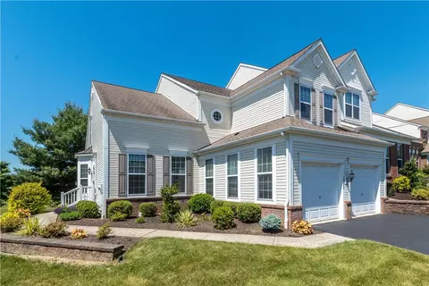 1824 Emerald Dr, Orefield, PA 18069