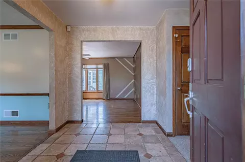 Entry Way - 652 Old State Rd, Oley, PA 19547 photo 2 of 5