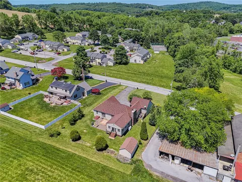 View/Area - 652 Old State Rd, Oley, PA 19547 photo 5 of 8