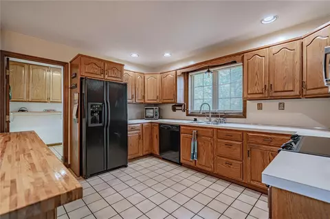 Kitchen - 652 Old State Rd, Oley, PA 19547 photo 2 of 5