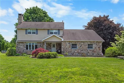679 Cherry Hill Rd, Nazareth, PA 18064