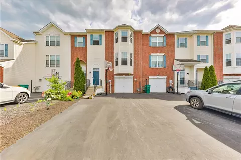 5360 Spring Ridge Dr, Macungie, PA 18062