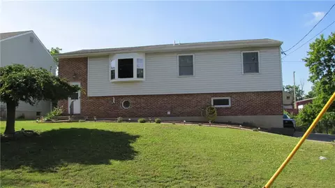 2519 Burrows St, Palmer Township, PA 18045