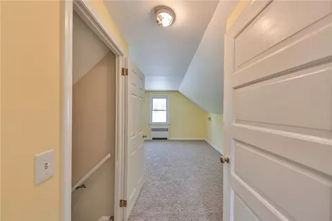 Entry Way - 3050 Cornwall Rd, Bethlehem, PA 18017 photo 6 of 11