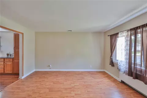 Living - 3050 Cornwall Rd, Bethlehem, PA 18017 photo 5 of 7